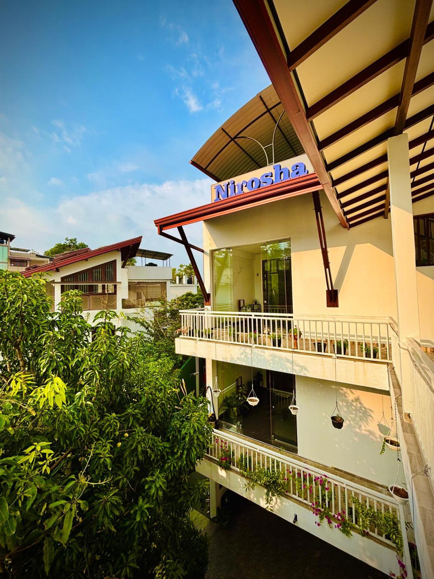 Nirosha Guest House Галле Экстерьер фото