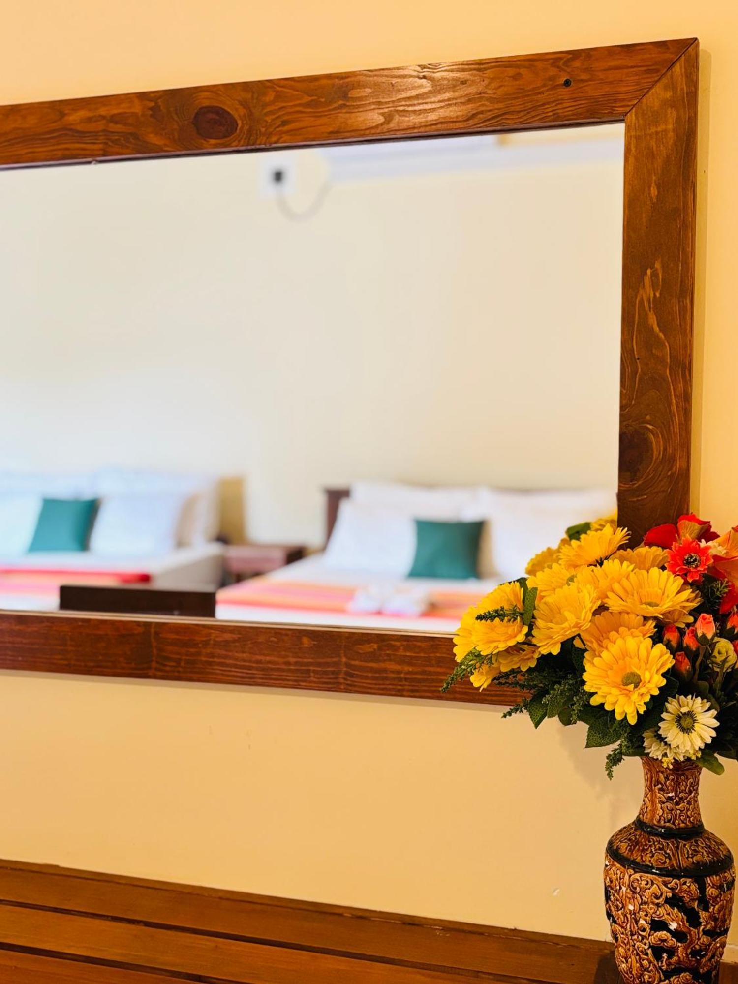 Nirosha Guest House Галле Экстерьер фото