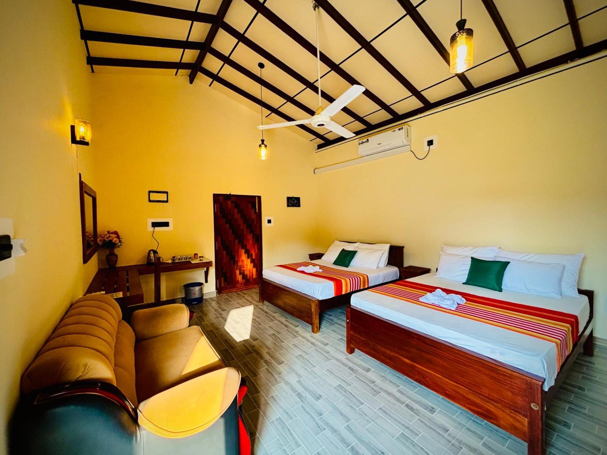 Nirosha Guest House Галле Экстерьер фото